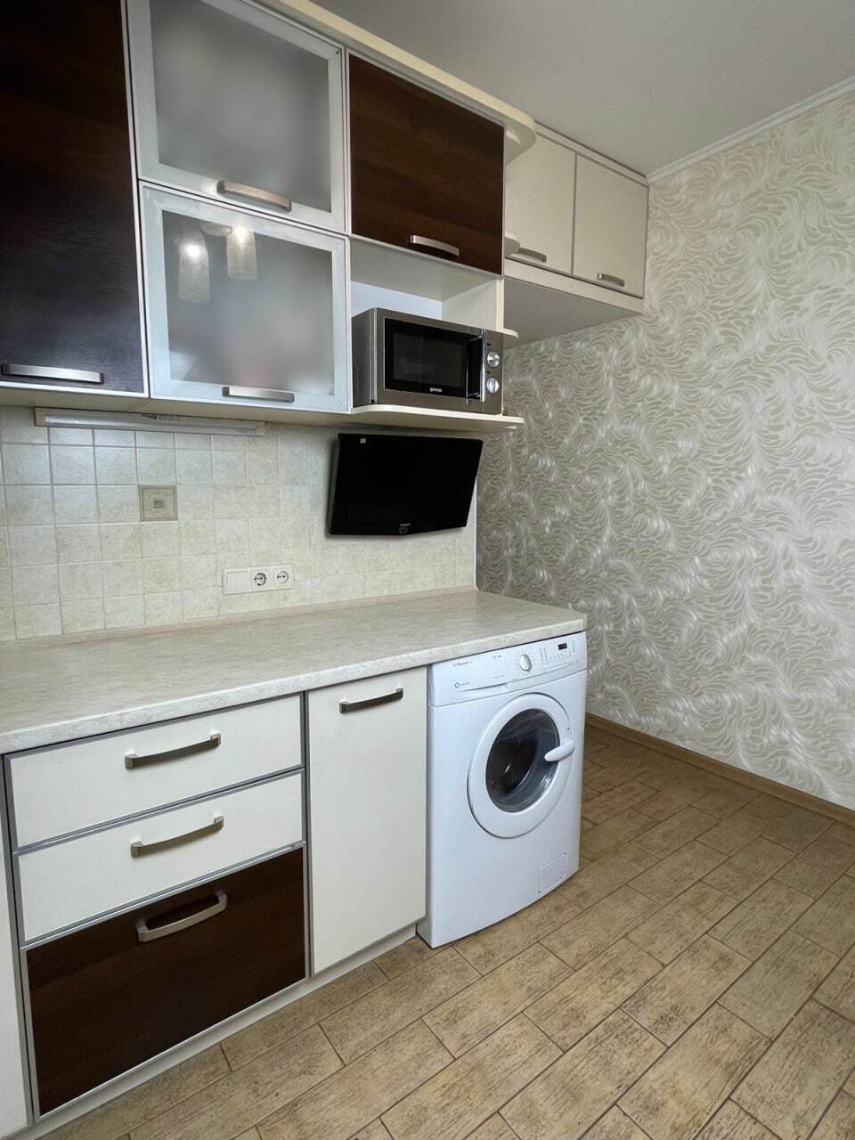 Продажа 2-комнатной квартиры 50 м², Амосова ул., 42