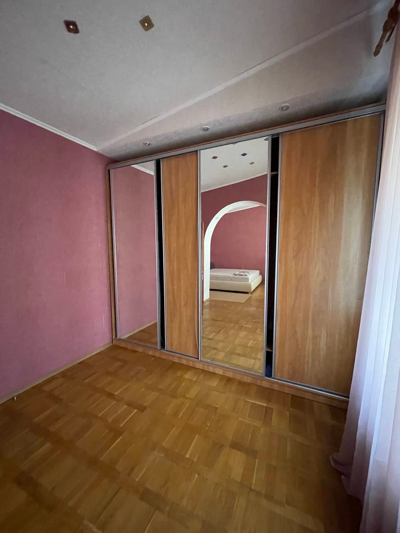 Продажа 4-комнатной квартиры 154 м², Староказацкая ул., 63
