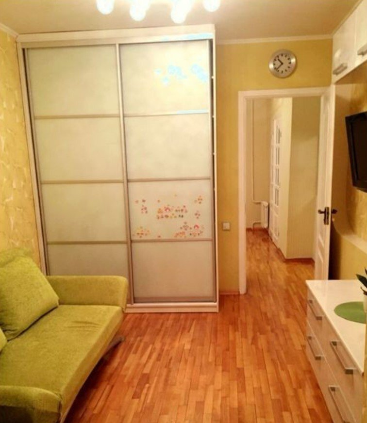 Аренда 3-комнатной квартиры 80 м², Кирилловская ул., 34-38
