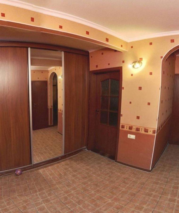 Продажа 5-комнатной квартиры 100 м², Варненская ул.