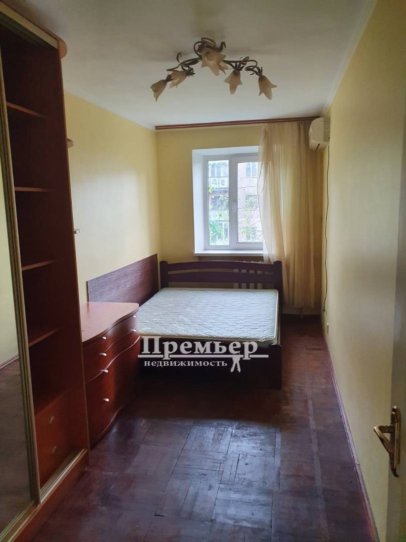 Продажа 3-комнатной квартиры 60 м², Академика Филатова ул.