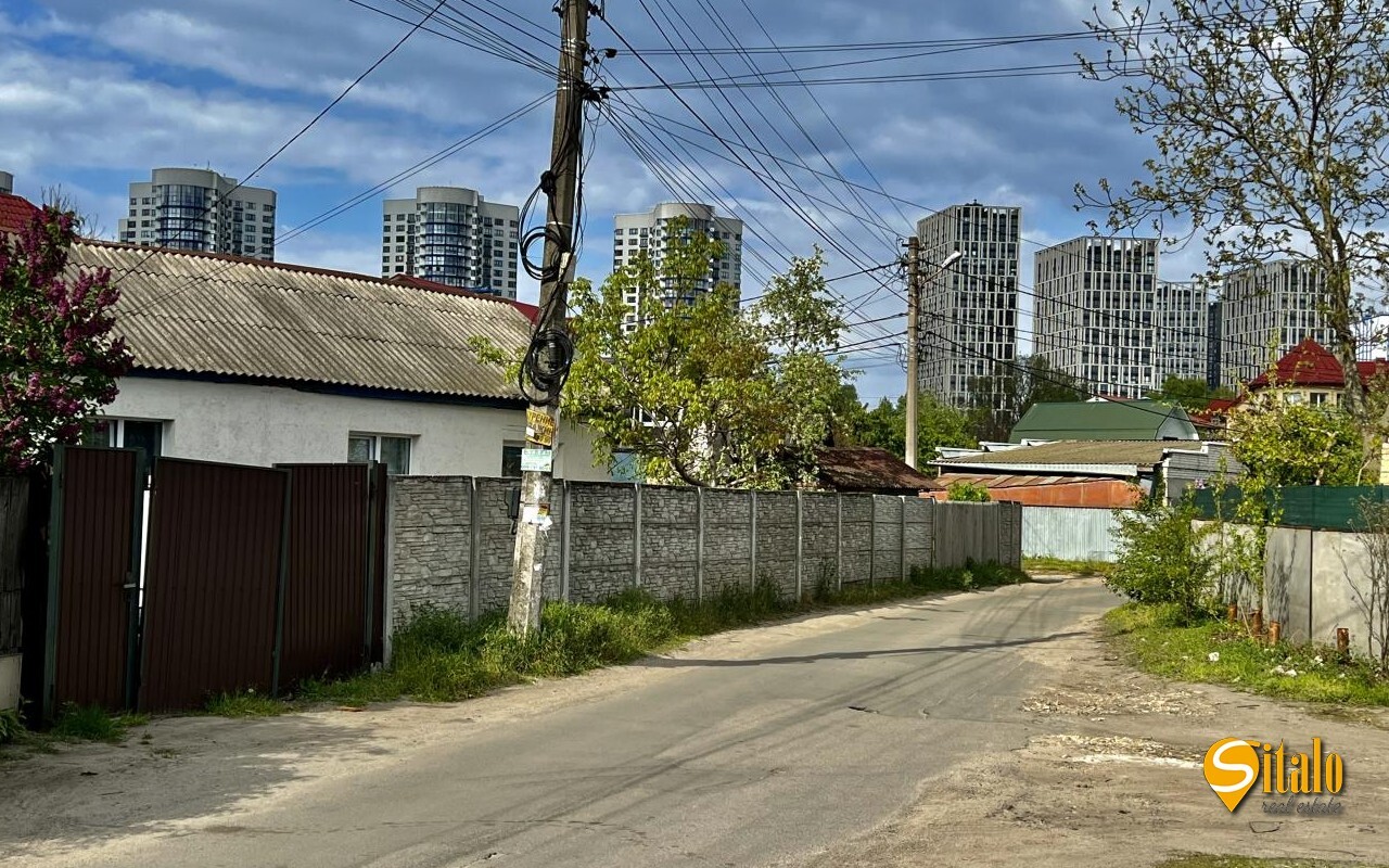 Продажа участка под индивидуальное жилое строительство 3.3 соток, 1-я Озерная ул.