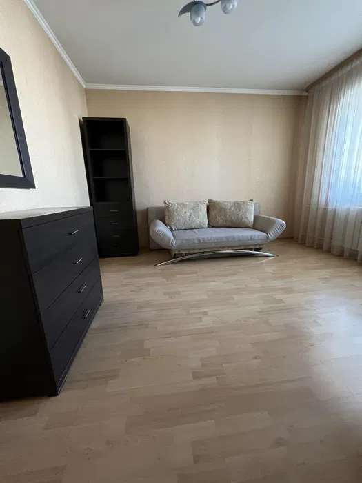 Продаж 2-кімнатної квартири 55 м², Миколи Закревського вул., 17