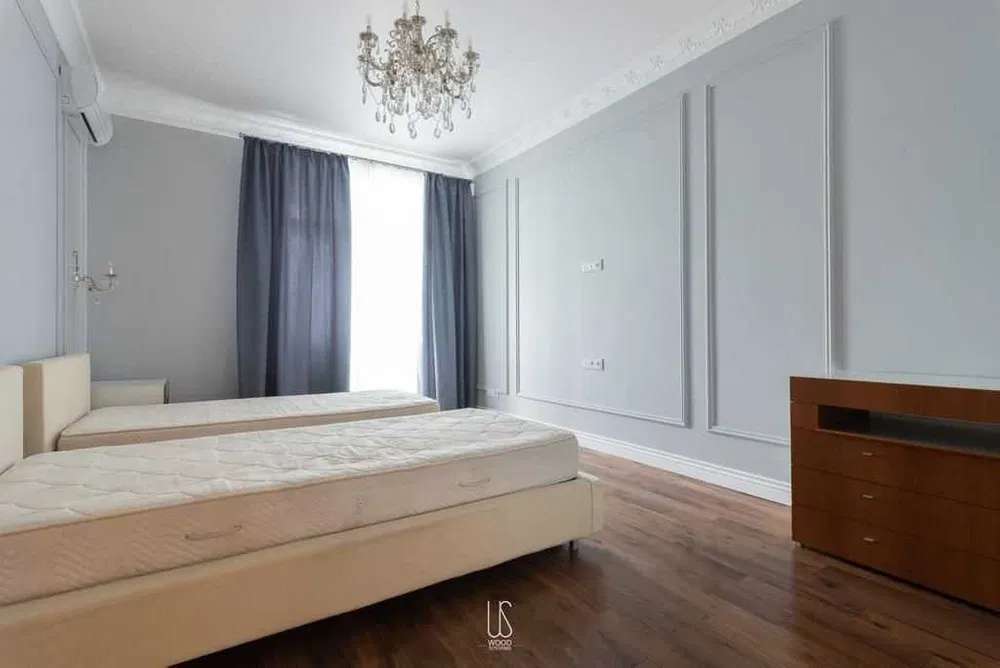 Аренда 3-комнатной квартиры 170 м², Евгения Коновальца ул.