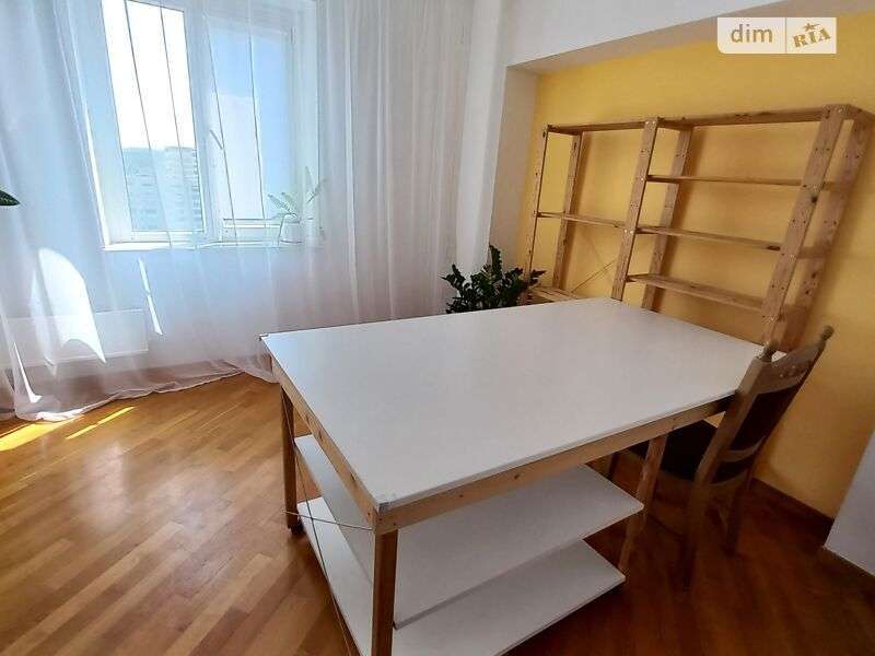 Оренда 4-кімнатної квартири 87 м², Академіка Єфремова вул.