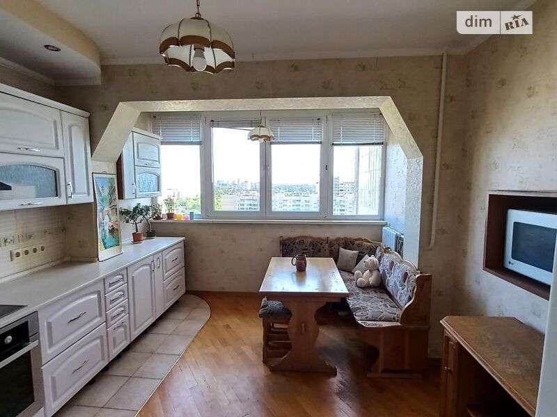Аренда 4-комнатной квартиры 87 м², Академика Ефремова ул.