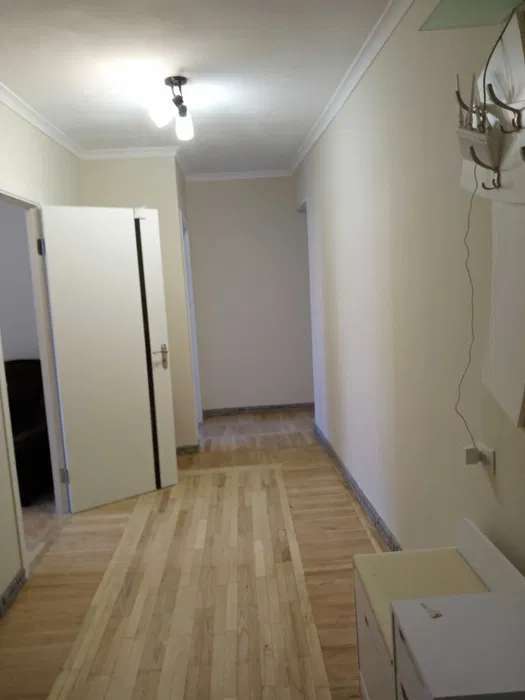 Оренда 3-кімнатної квартири 74 м², Симиренка вул., 25А