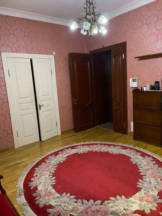 Аренда 4-комнатной квартиры 246 м², Владимирская ул., 37