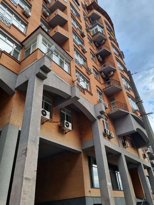 Аренда 3-комнатной квартиры 125 м², Дмитриевская ул., 66А