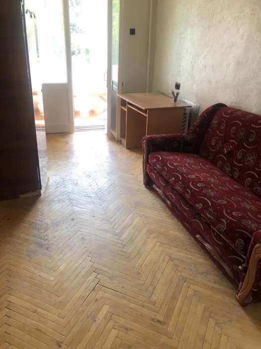 Продаж 4-кімнатної квартири 81 м², Донецька вул.