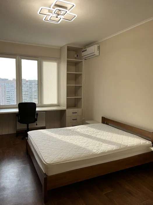 Оренда 1-кімнатної квартири 47 м², Ревуцького вул., 54б
