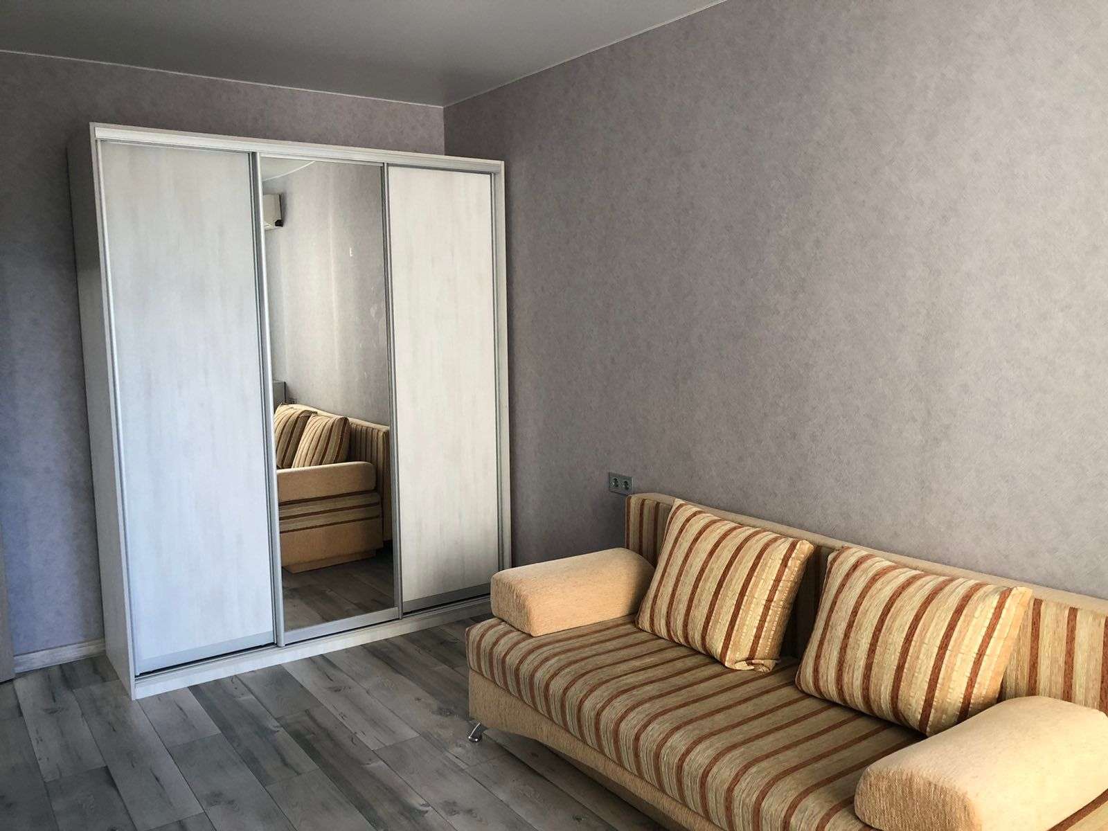 Аренда 1-комнатной квартиры 51 м², Академика Лебедева ул.