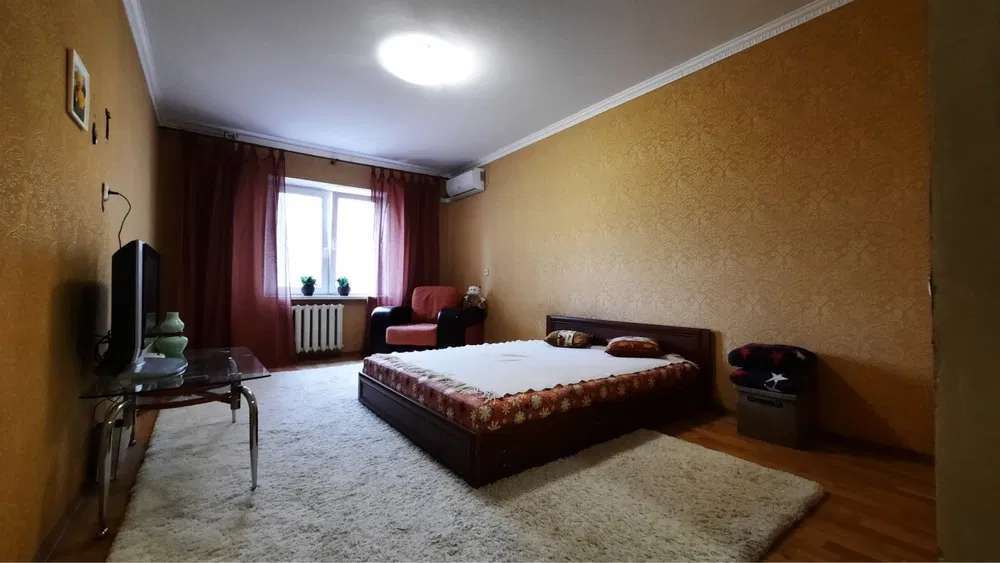 Аренда 1-комнатной квартиры 41 м², Драгоманова ул., 1К