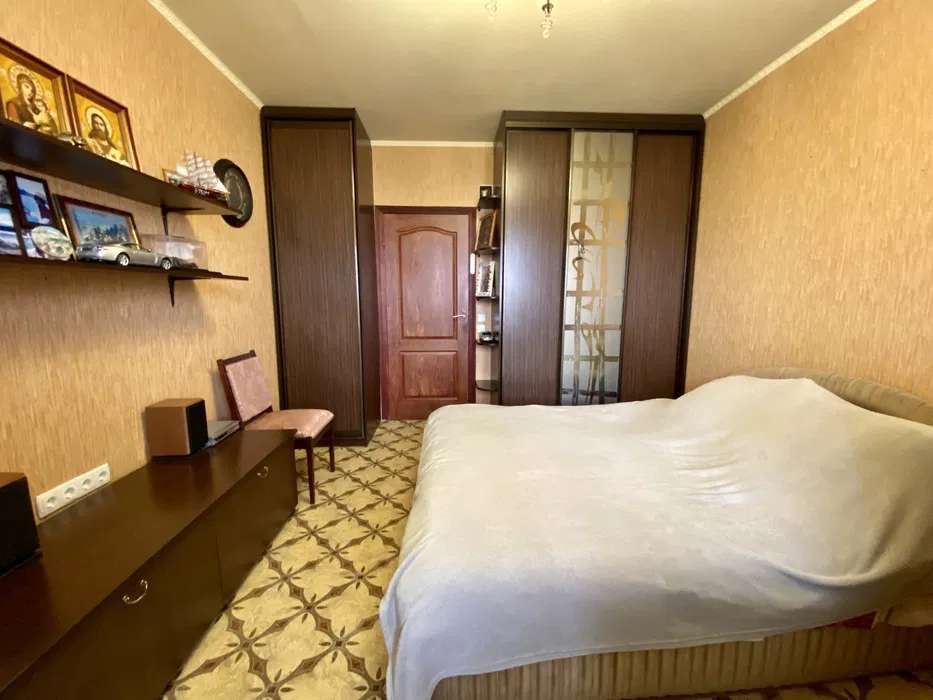 Продаж 3-кімнатної квартири 72 м², Героїв Дніпра вул., 20А