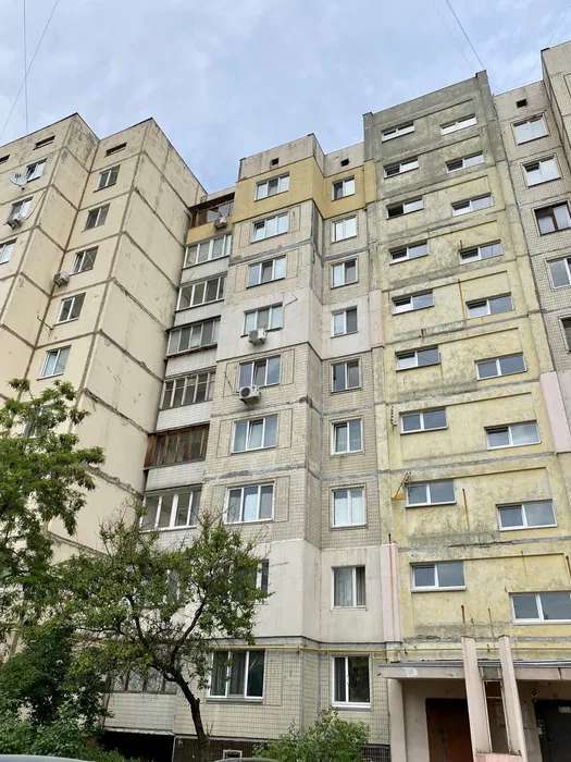 Продаж 3-кімнатної квартири 72 м², Героїв Дніпра вул., 20А