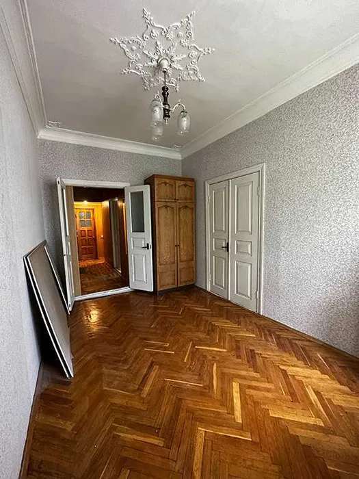 Продажа 3-комнатной квартиры 60 м², Ялтинская ул.