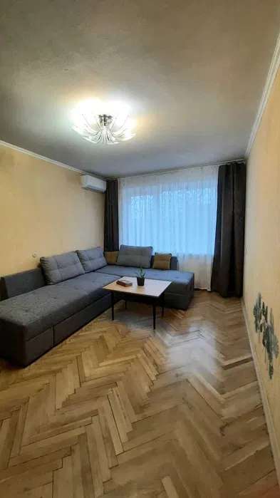 Продаж 3-кімнатної квартири 60 м², Райдужна вул., 3Б