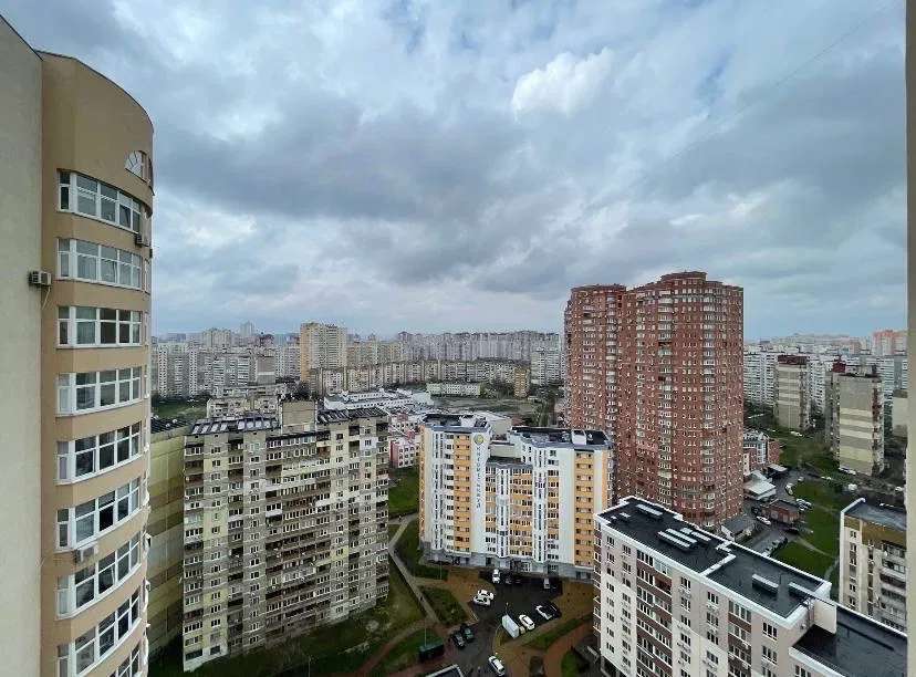 Аренда 2-комнатной квартиры 81 м², Драгоманова ул.