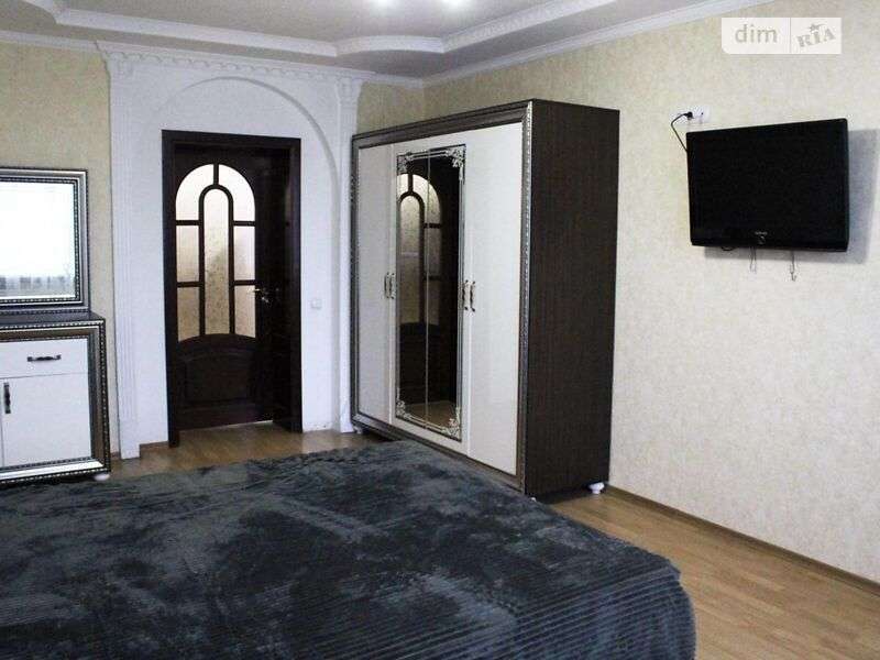 Аренда 3-комнатной квартиры 120 м², Николая Голего ул., 5