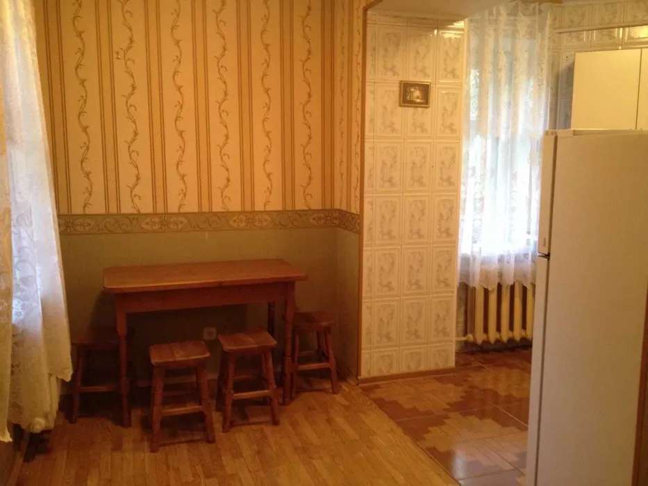 Аренда 3-комнатной квартиры 71 м², Константиновская ул.