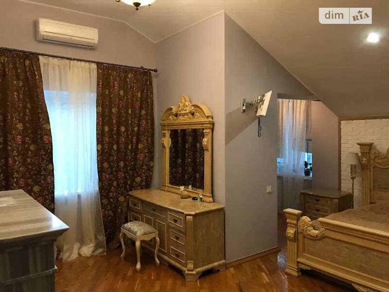 Продажа 4-комнатной квартиры 180 м², Лукьяновская ул.