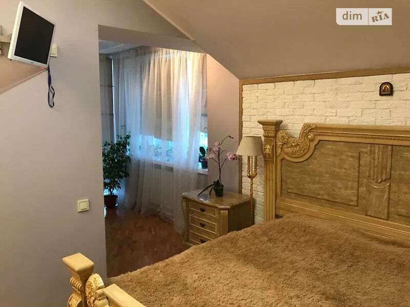 Продажа 4-комнатной квартиры 180 м², Лукьяновская ул.