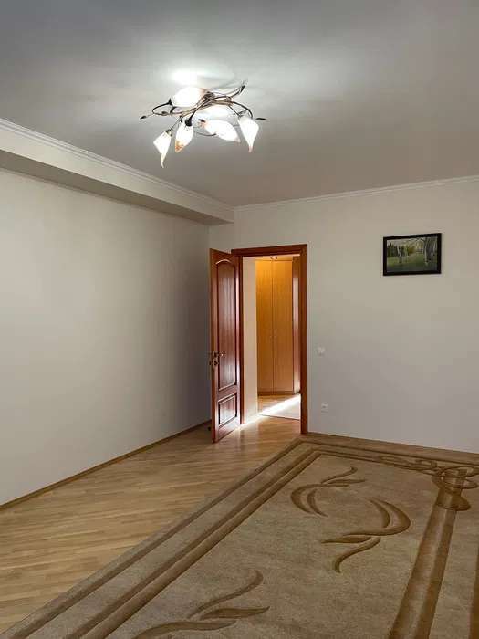 Аренда 3-комнатной квартиры 106 м², Ереванская ул., 30