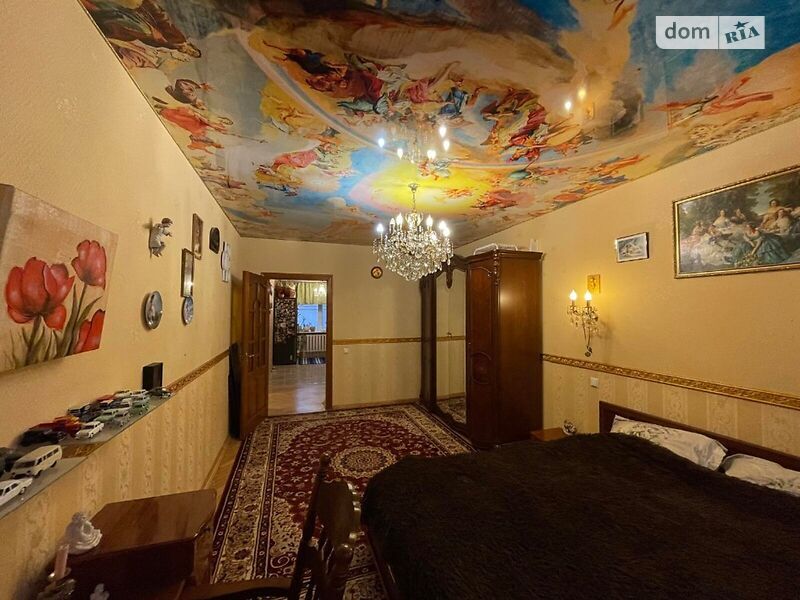Продаж 3-кімнатної квартири 77 м², Жилянська вул.