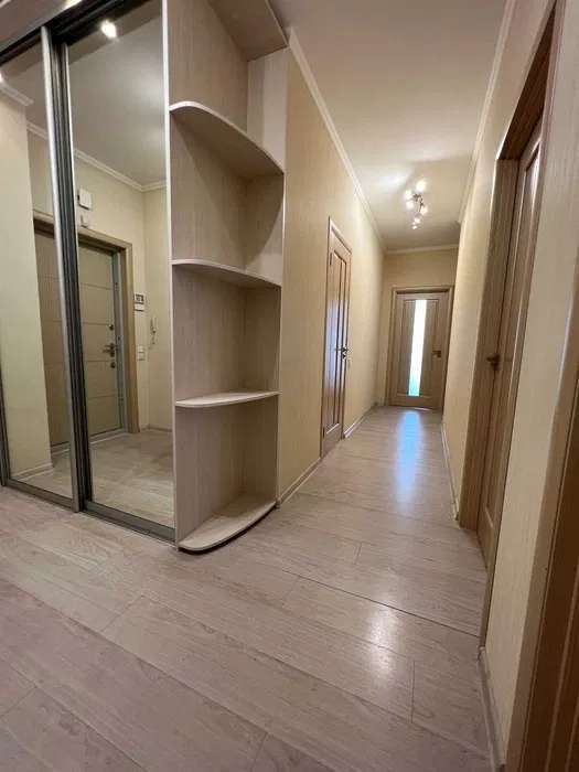 Продажа 3-комнатной квартиры 77 м², Регенераторная ул.