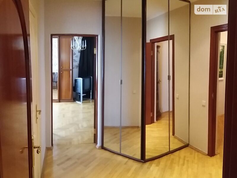 Продаж 3-кімнатної квартири 135 м², Богатирська вул., 18А