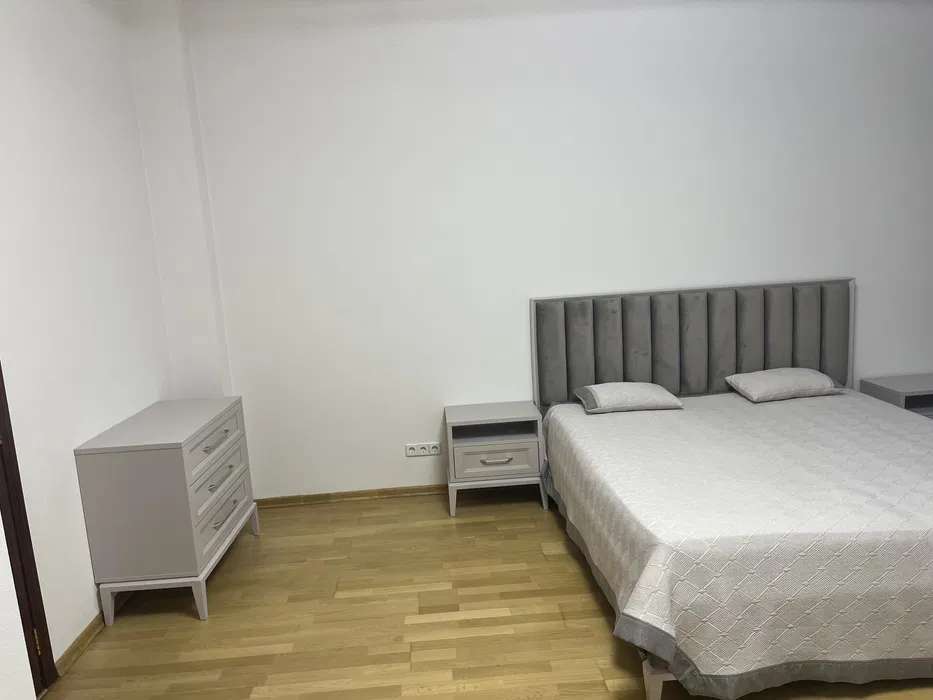 Оренда 3-кімнатної квартири 163 м², Бульварно-Кудрявська вул., 36