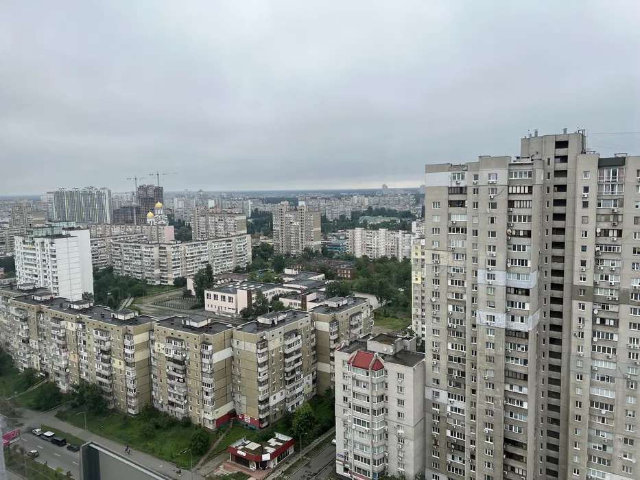 Продажа 3-комнатной квартиры 90 м², Ревуцкого ул.