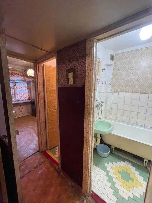Продаж 2-кімнатної квартири 50 м², Донецька вул., 57А