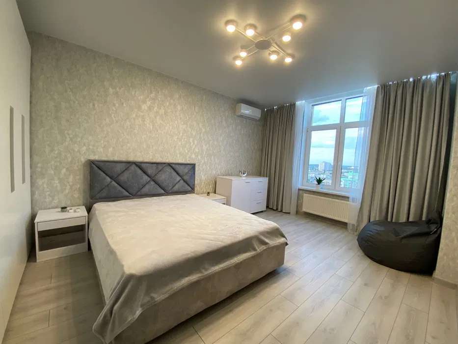 Аренда 2-комнатной квартиры 54 м², Евгения Маланюка ул.