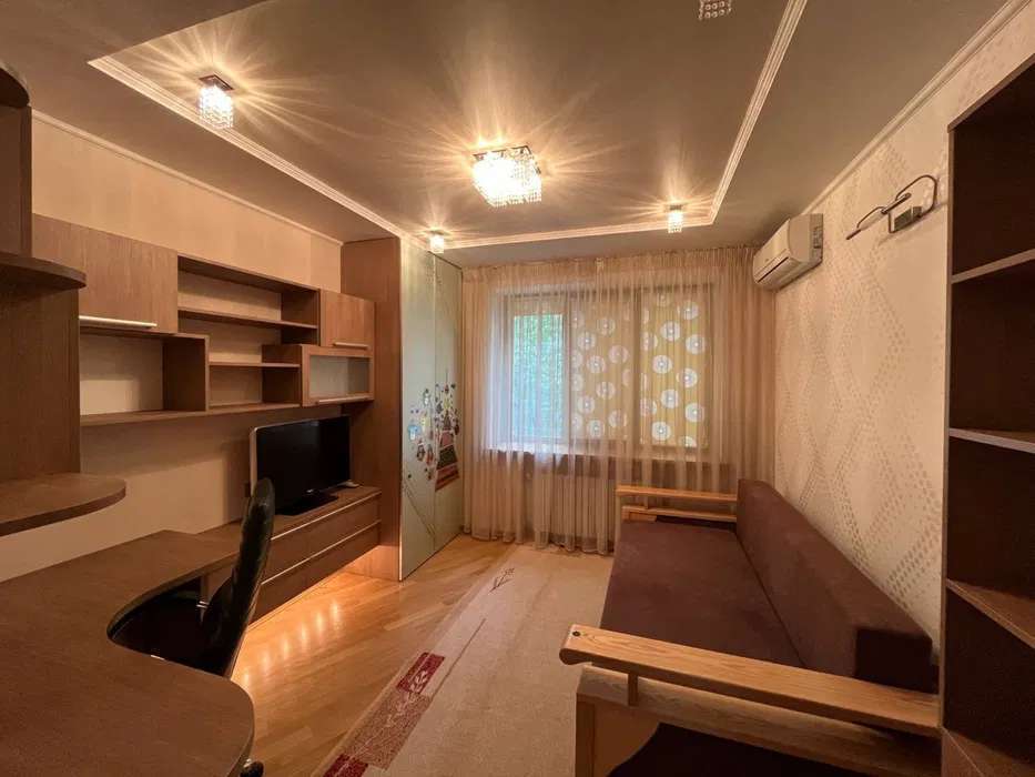 Аренда 3-комнатной квартиры 100 м², Шелковичная ул., 29