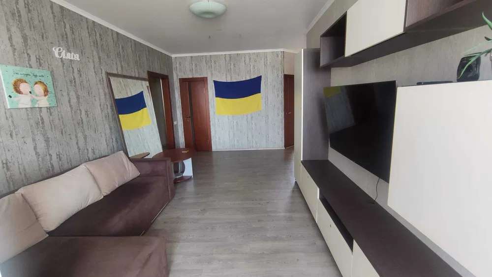 Оренда 3-кімнатної квартири 100 м², Василя Симоненко вул.