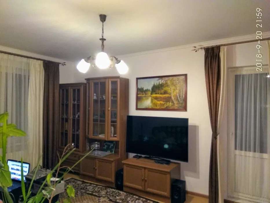 Продаж 2-кімнатної квартири 70 м², Хорольська вул., 1А