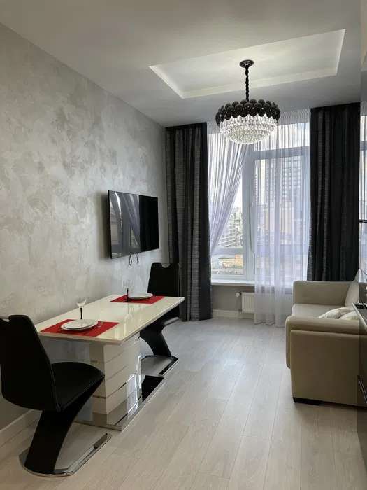 Продаж 2-кімнатної квартири 55 м², Жилянська вул.