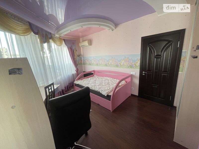 Аренда 4-комнатной квартиры 150 м², Александра Мишуги ул., 2
