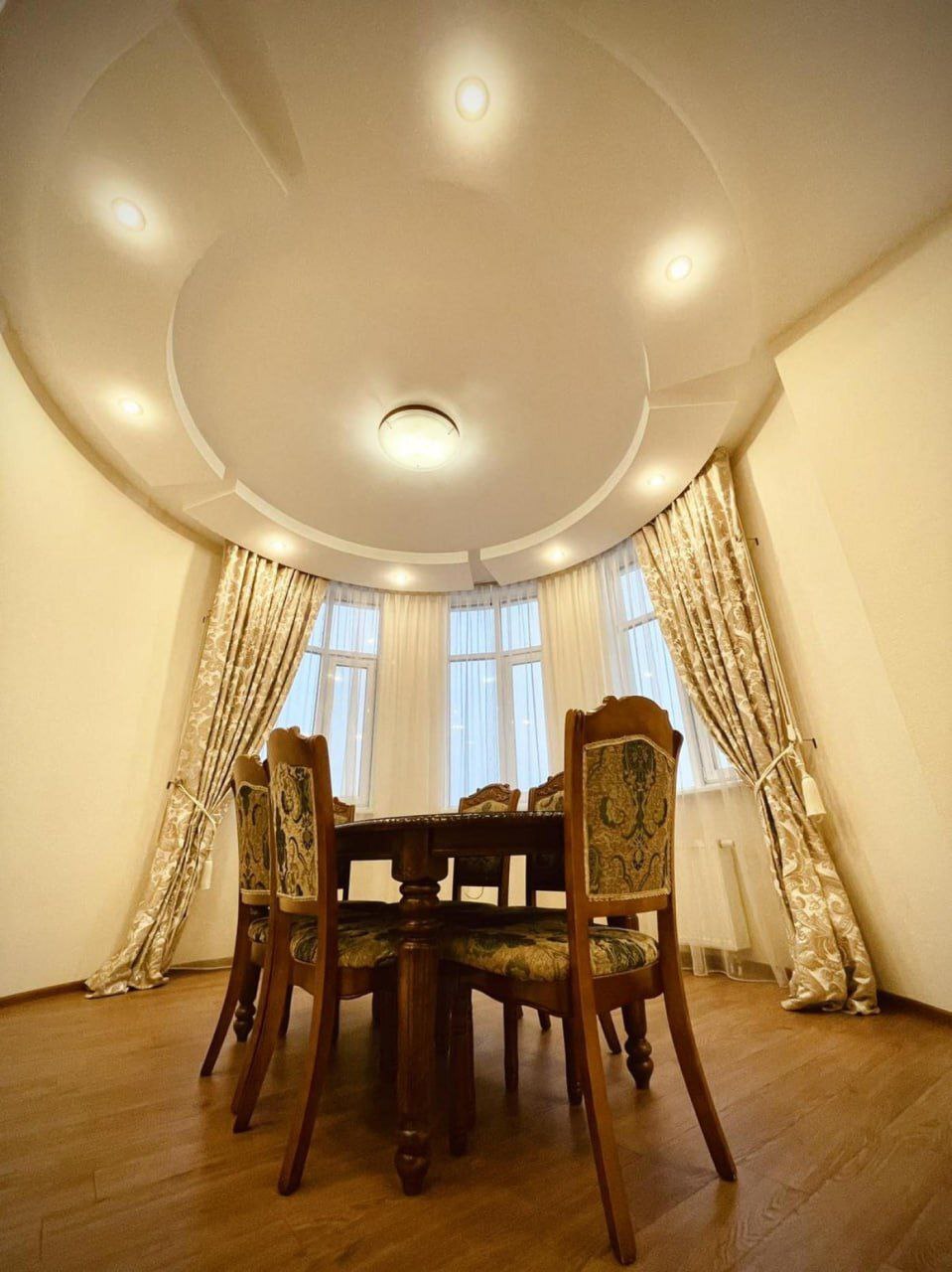 Продажа 3-комнатной квартиры 109 м², Дмитрия Яворницкого просп.