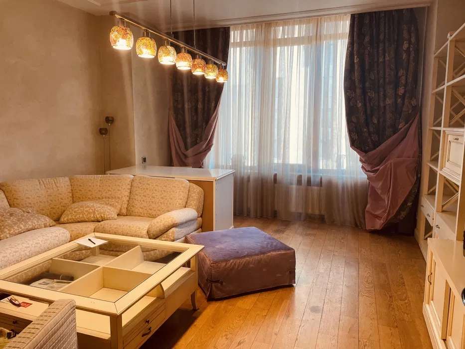 Аренда 3-комнатной квартиры 100 м², Жилянская ул.