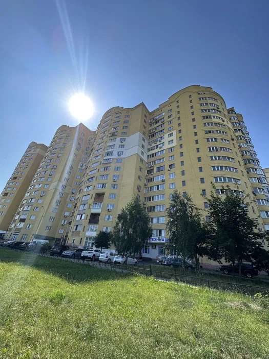 Продаж 3-кімнатної квартири 70 м², Миропільська вул.