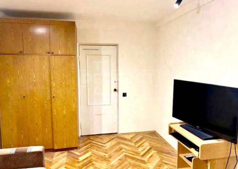 Продажа 2-комнатной квартиры 47 м², Перова бул., 25