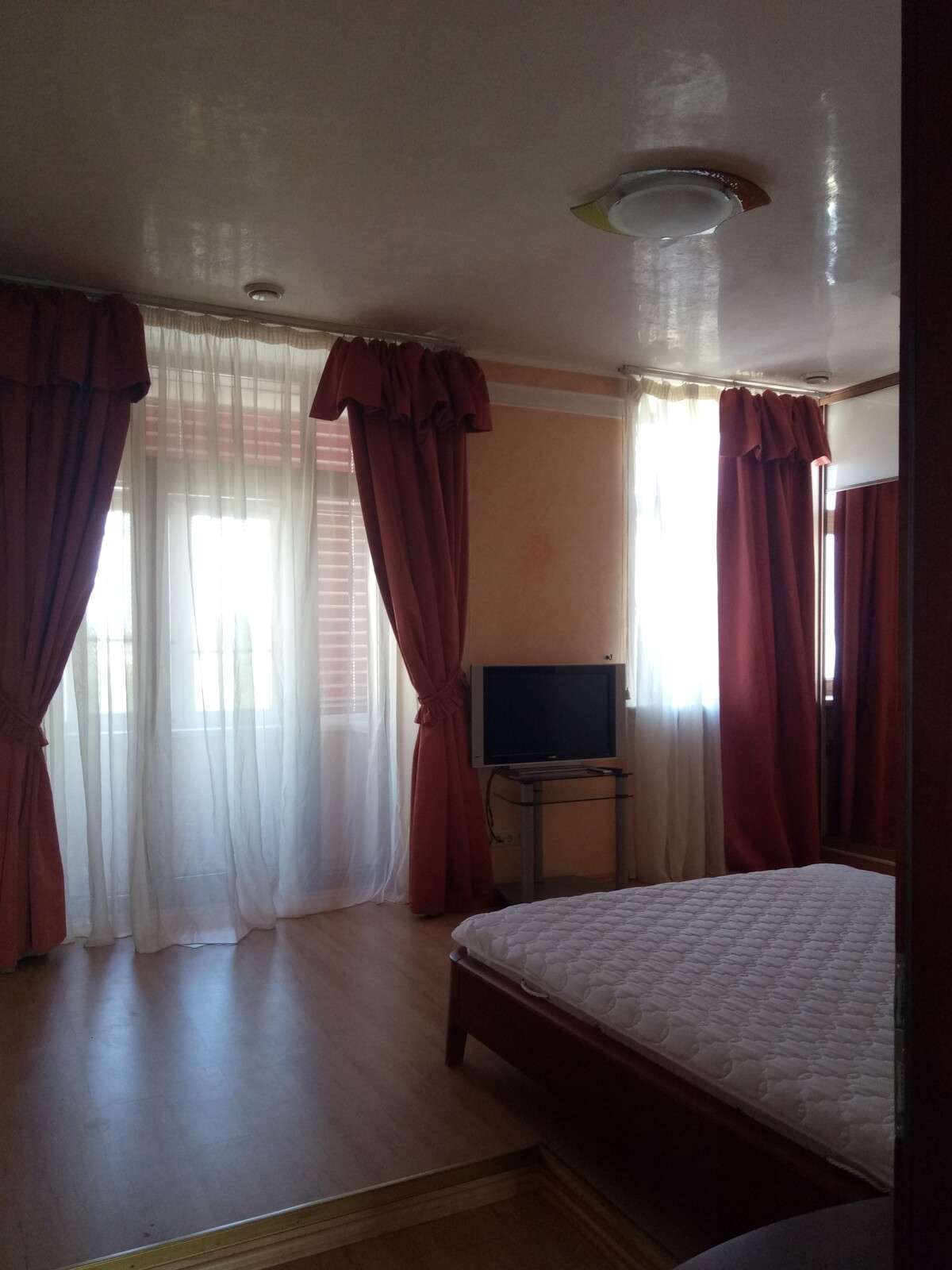 Аренда 4-комнатной квартиры 115 м², Николая Кибальчича ул., Михновского бул.