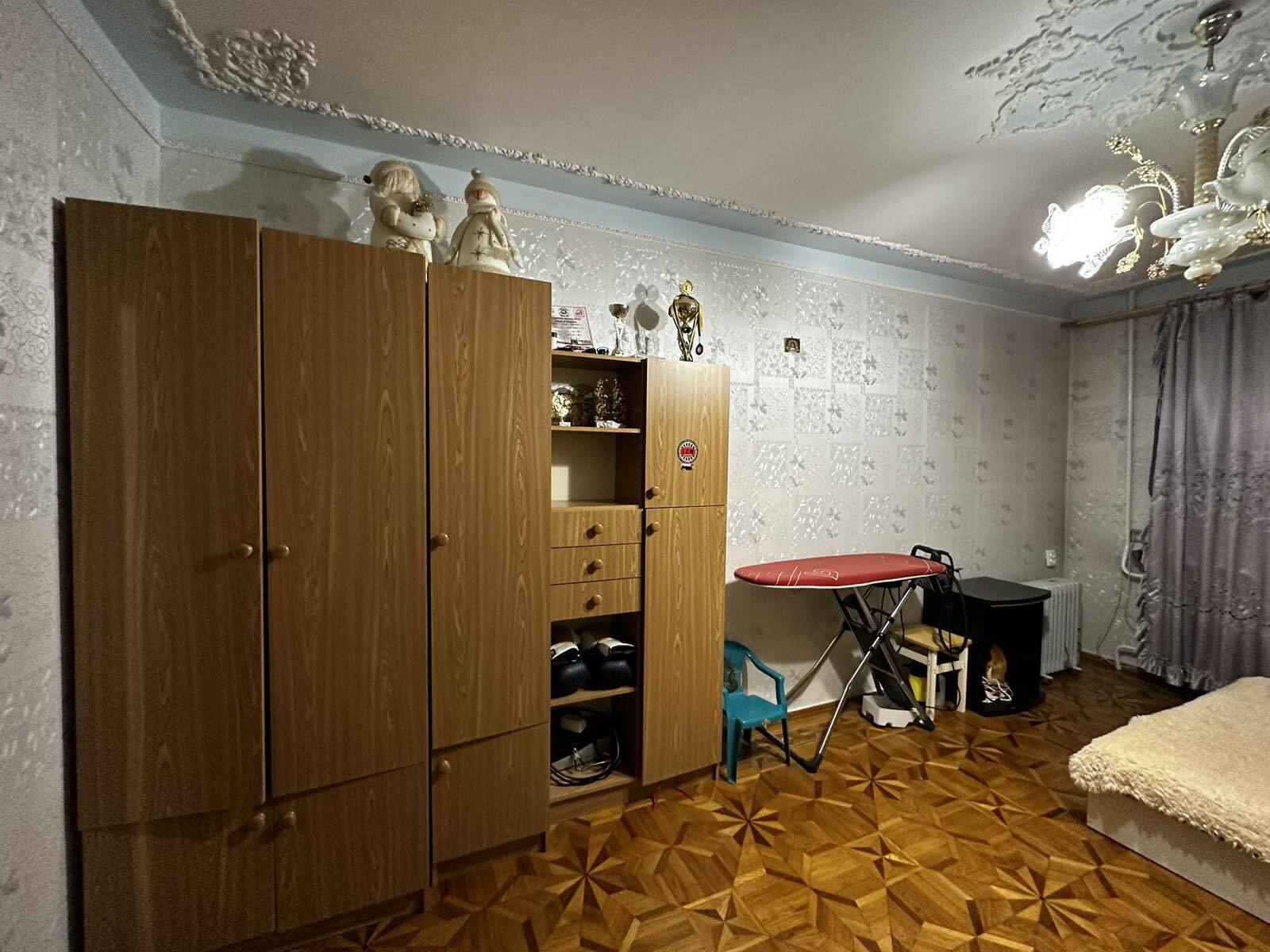Продаж 5-кімнатної квартири 130 м², Академіка Глушко просп.