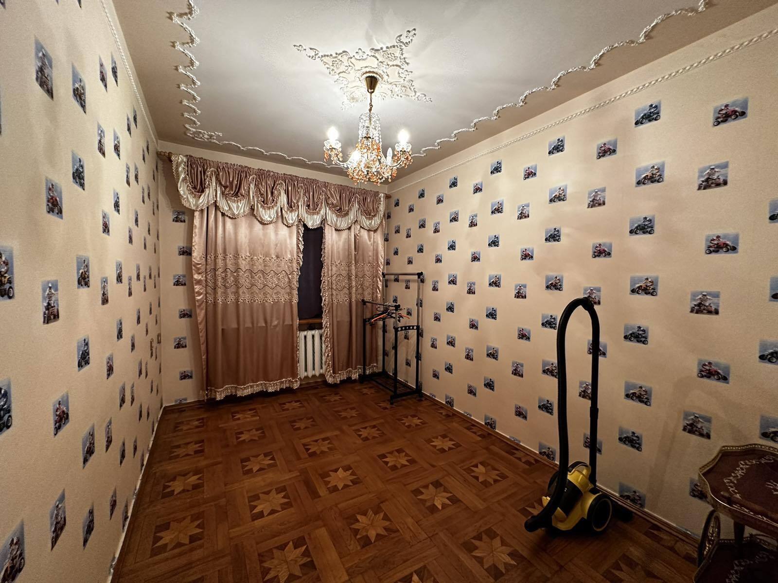 Продажа 5-комнатной квартиры 130 м², Академика Глушко просп.