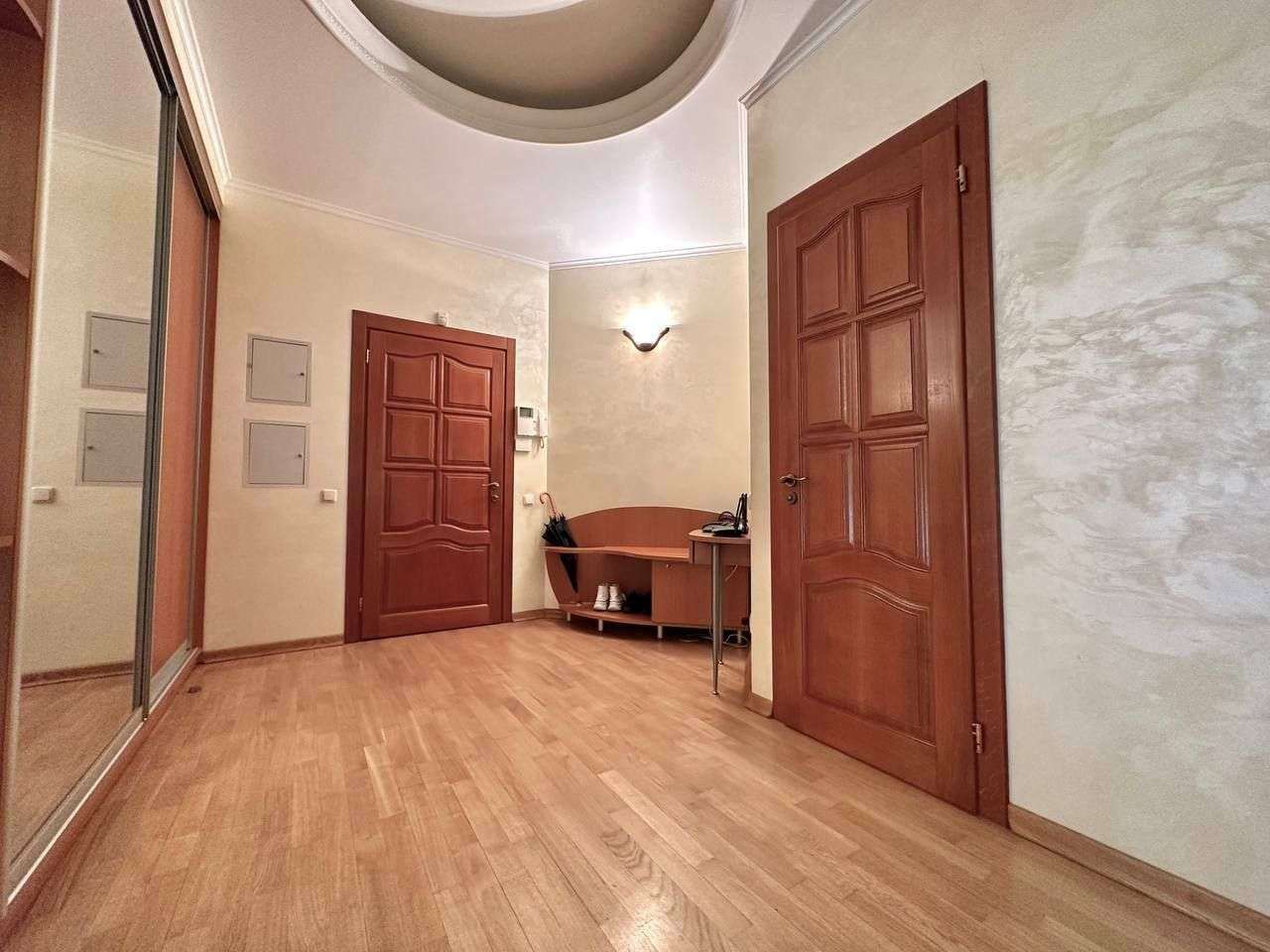 Аренда 4-комнатной квартиры 180 м², Старонаводницкая ул.