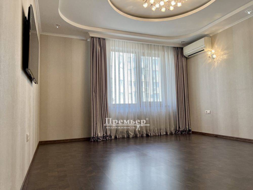 Продаж 1-кімнатної квартири 50 м², Массив Радужный вул.