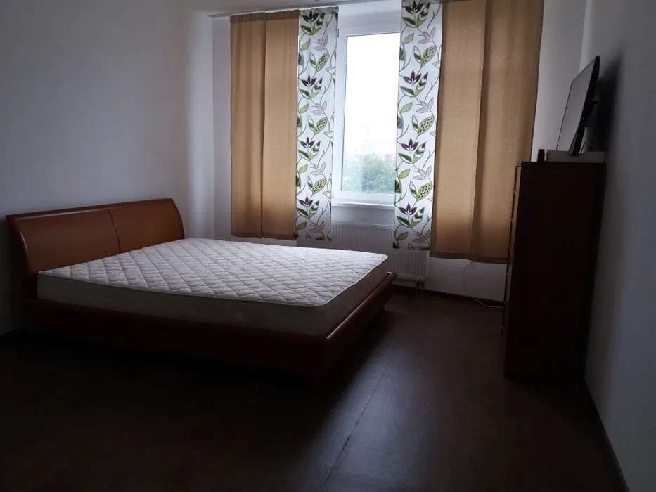 Оренда 1-кімнатної квартири 57 м², Володимира Наумовича вул.