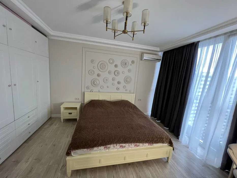 Оренда 2-кімнатної квартири 69 м², Драгоманова вул., 2